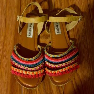 Girls Steve Madden Sandal! Good Condition! Super cute!